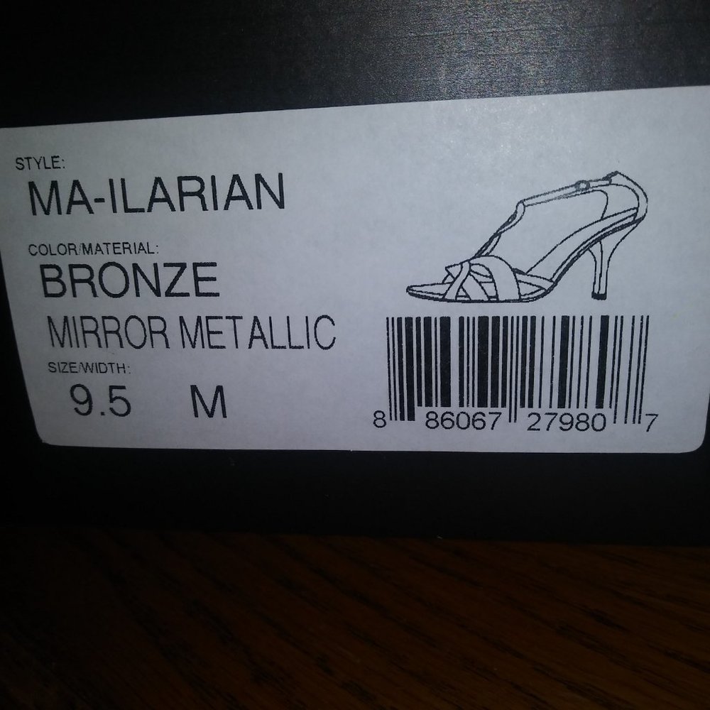 BCBGMAXAZRIA Ilarian Bronze Leather Sandals Size 9.5 - Picture 9 of 9